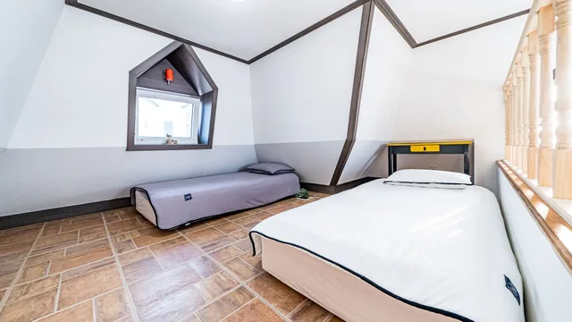 Muse, Queen and Twin Beds، Eastern Castle Pension 1/5