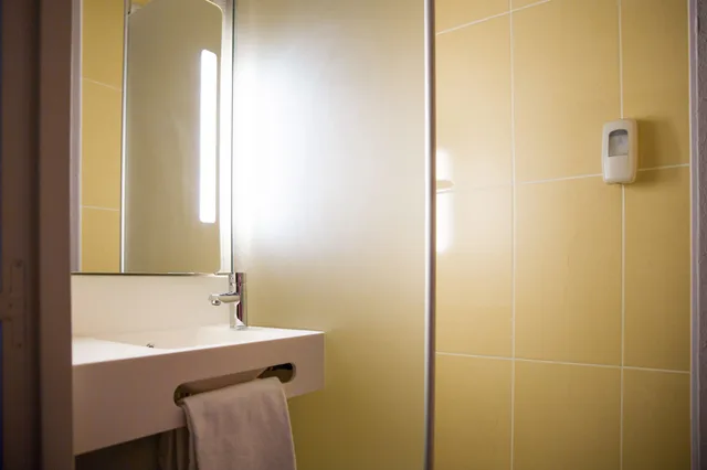 غرفة مزدوجة، B&B HOTEL La Roche-sur-Yon 6/6