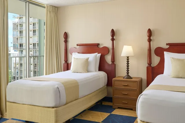 2 Bedrooms, Suite, Twin Beds, Kitchenette, Ewa Hotel Waikiki 2/4