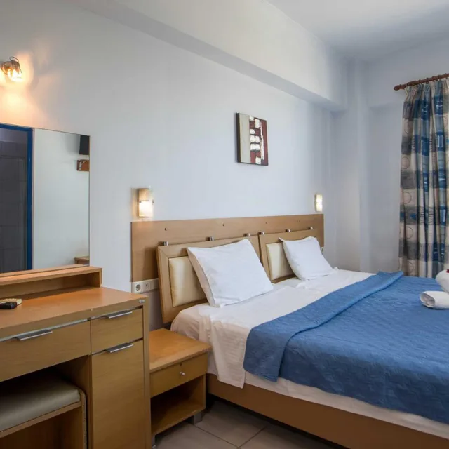 Room, Double or Twin Bed, Lateral Side Sea View، Raffaello Beach 5/10