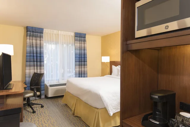غرفة بسرير كينج لذوي الإعاقة، Fairfield Inn Suites Tampa Westshore Airport 5/6
