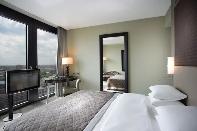 Deluxe, King Bed, Hyatt Regency Dusseldorf 2/6