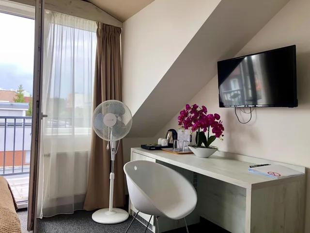 غرفة كلاسيكية بسرير مزدوج بإطلالة على الحديقة بشرفة، Hotel Shato 8/8