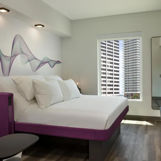 First Class, King Bed، YOTEL Miami, Select by Hilton 1/1