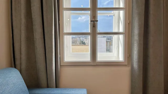 غرفة قياسية بسرير مزدوج بإطلالة على المدينة، Hotel Krone 1512 6/8