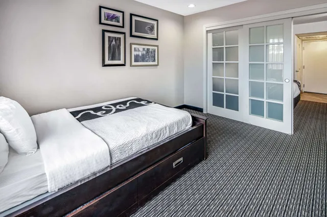 جناح عائلي بسريرين مزدوجين، Holiday Inn Express & Suites Anaheim Convention Center Area 3/6