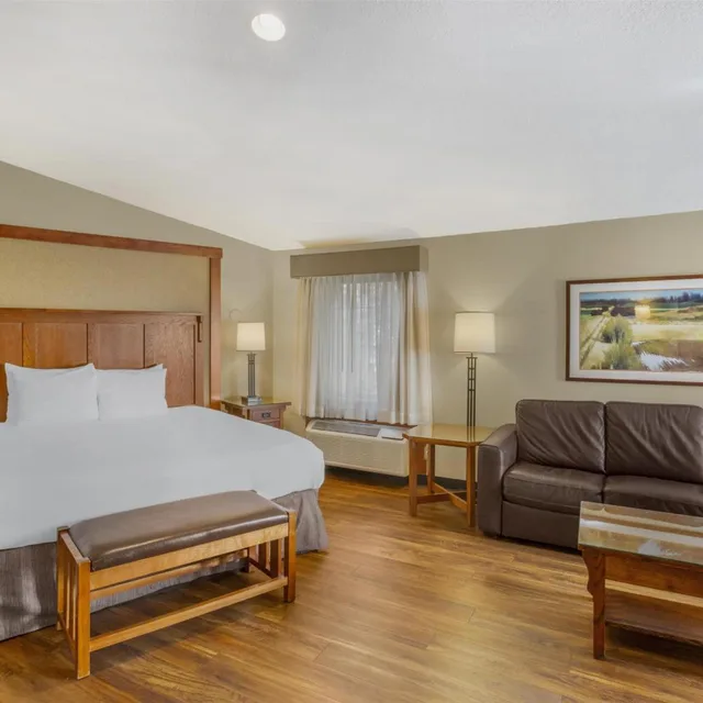 جناح بسرير كينج بجاكوزي، Best Western Plus High Country Inn 1/6