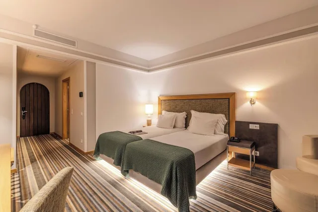 غرفة بسريرين منفصلين بإطلالة على البحر، Pestana Carlton Madeira 3/10