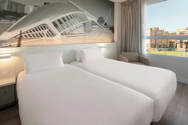 غرفة بسريرين منفصلين، B&B HOTEL Valencia Arena 2/5