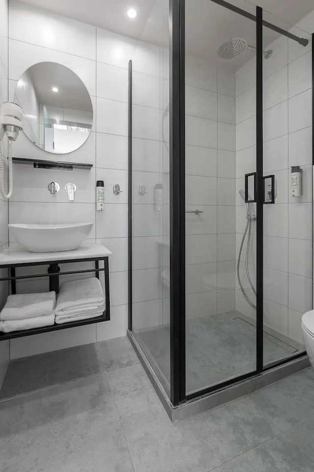 Room, Twin Beds, Balcony, Piraeus City Hotel 4/4