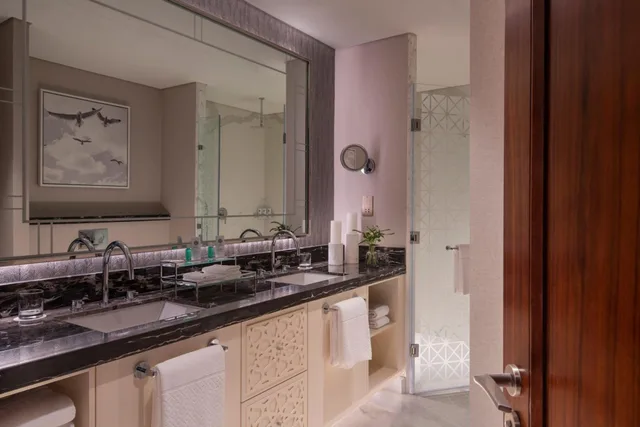 1 Bedroom, Town House, King Bed, Pool Side, Patio، The St. Regis Marsa Arabia Island, The Pearl Qatar 3/8