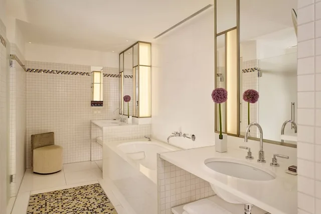 Signature, Suite, King Bed, The Ritz-Carlton Wolfsburg 4/6