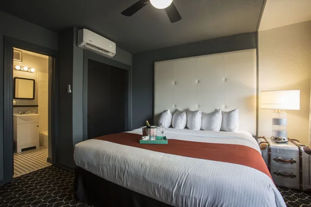 غرفة قياسية بسرير كينج، Avalon Hotel Downtown St Petersburg 3/6