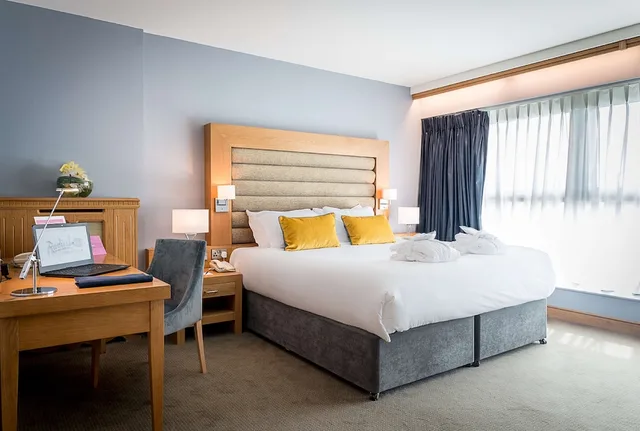 جناح بسرير كينج، Radisson Blu Hotel And Spa 1/2