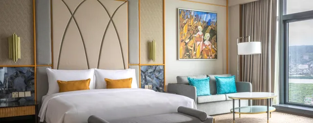 Room, Triple, King Bed, Fili Hotel at NUSTAR Resort & Casino Cebu 6/9