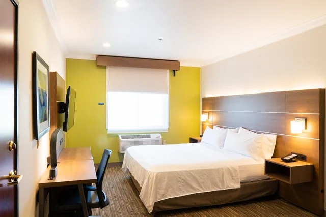 جناح بسرير كينج، Holiday Inn Express Suites Davis University Area 1/8