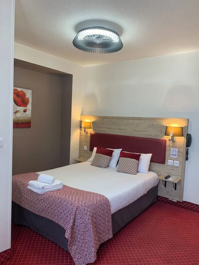 غرفة بسرير مزدوج، Brit Hotel Bleu Nuit 2/9