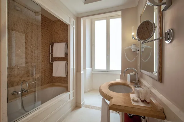 Junior Suite, Studio, King Bed, Rose Garden Palace 9/9