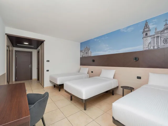 Triple Room Three Separate Beds, B&B HOTEL Settimo Torinese 6/10