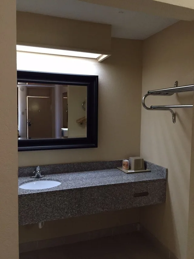 غرفة بسرير كينج للمدخنين، Homelodge Newnan 5/5