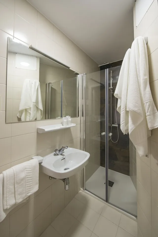 غرفة بسرير مزدوج، Hotel Mino 3/3
