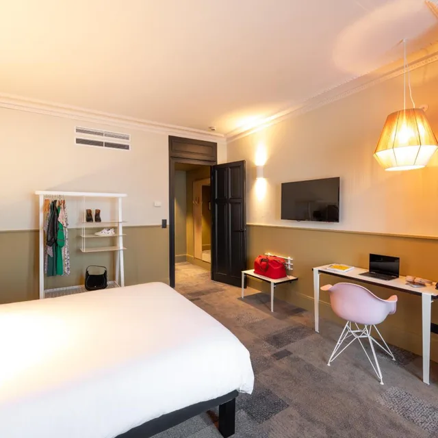 Junior Suite, City Side, Ibis Lyon Centre Perrache Hotel 2/6