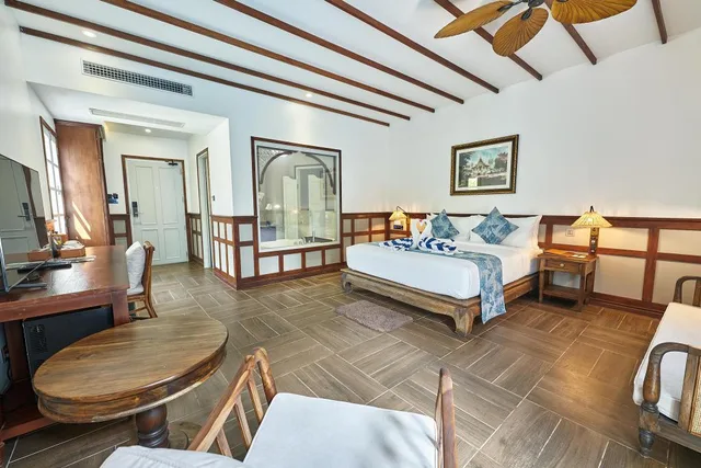 Room, King Bed, Pool View, Mybanlao Hotel 7/10