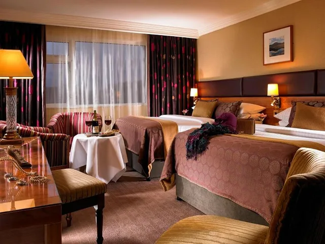 غرفة بسريرين منفصلين، Castlecourt Hotel 2/2