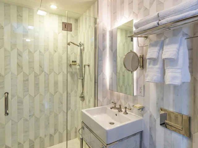 جناح جونيور بسرير كينج، The Marmara Park Avenue 3/3