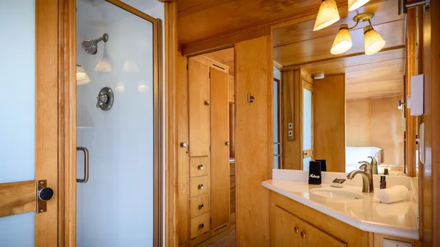 3 Bedrooms, Premium, Suite, Mansion, Single Bed, Queen Bed, Sofa، Waypoint Ventura 2/3
