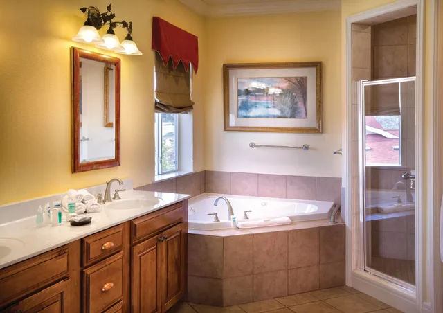 شقة سكنية بسرير كينج وسريرين مزدوجين بغرفتي نوم مع أريكة، Club Wyndham Mountain Vista 7/10