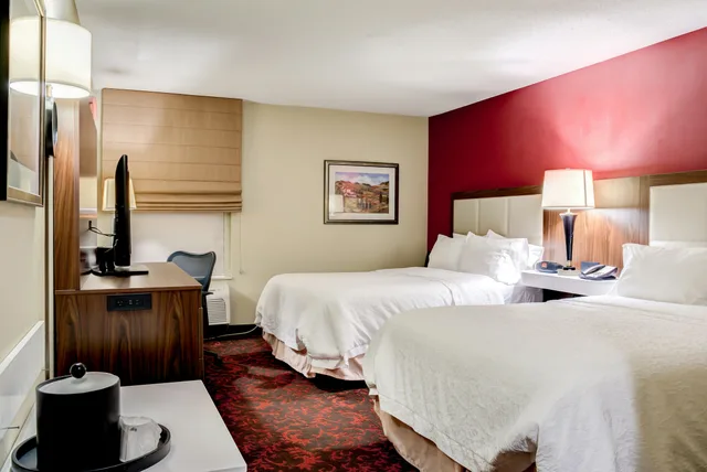 غرفة بسريرين كوين لذوي الإعاقة، Hampton Inn St. Joseph 3/6