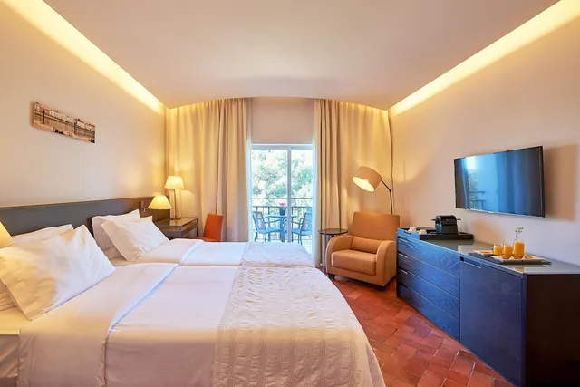 Twin Room Mountain View, Penina Hotel and Golf Resort 1/10