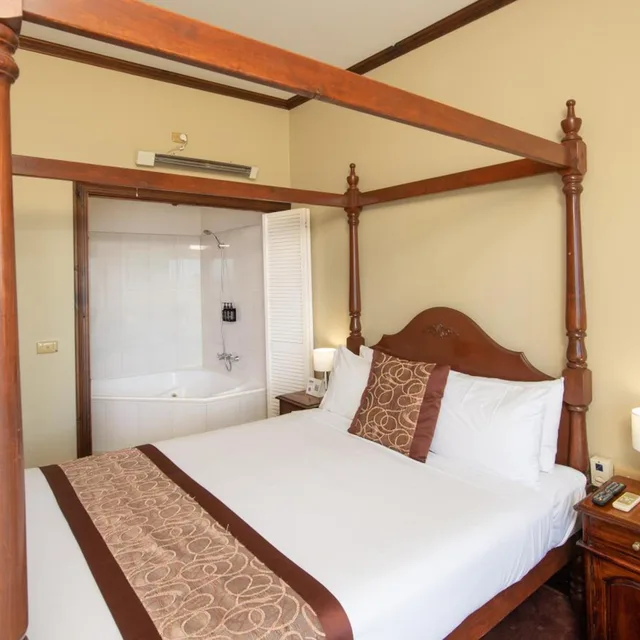 Spa, Sea Front، The Anchorage 2/10