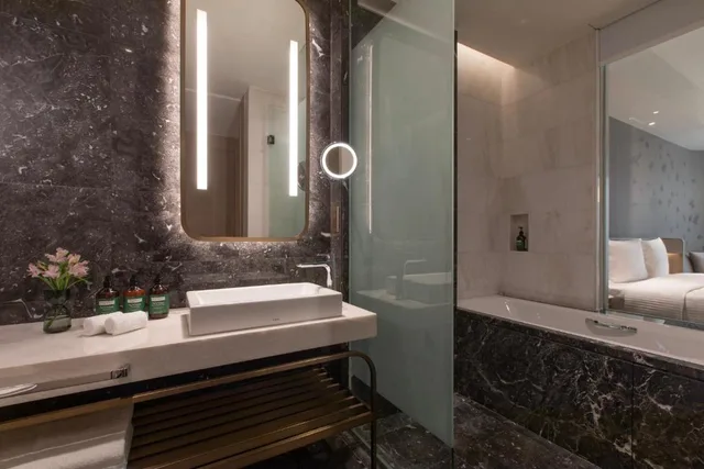 غرفة قياسية بسرير كوين، Crowne Plaza Kuala Lumpur City Centre 2/3