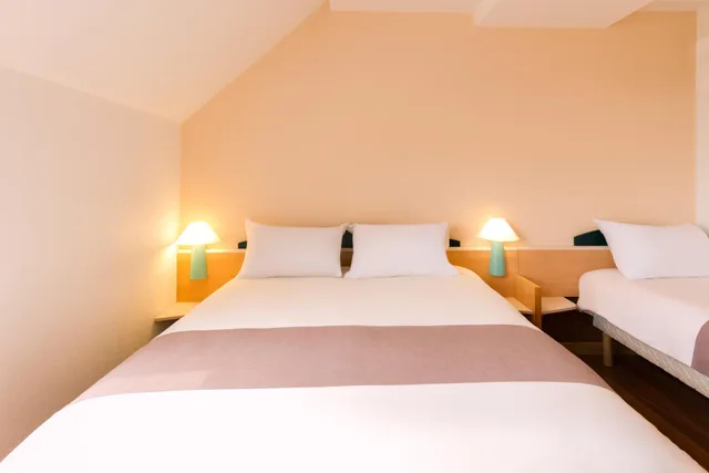 غرفة بسرير مزدوج مع سرير إضافي، ibis Namur Centre 1/9