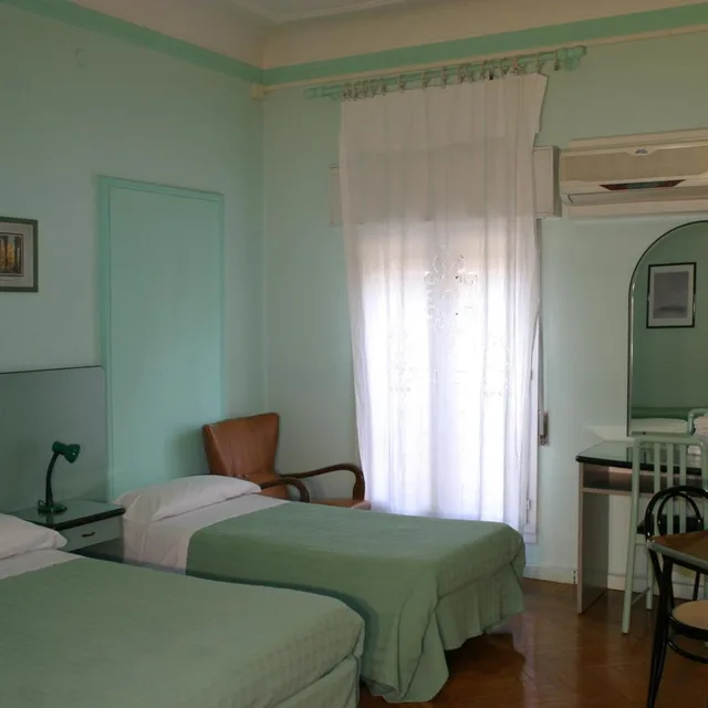 غرفة رباعية بحمام مشترك، Albergo Panorama 4/10