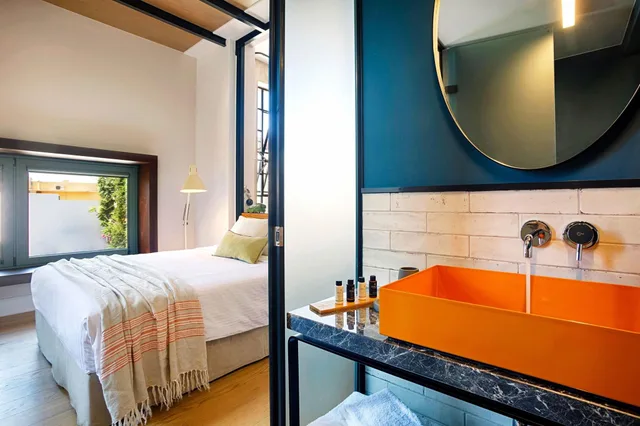 استوديو بسرير كوين، The Foundry Suites Athens 2/2