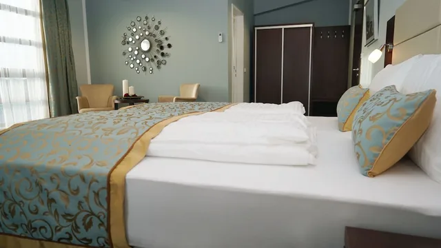غرفة كومفورت مفردة بسرير كوين، Hotel Class 3/4