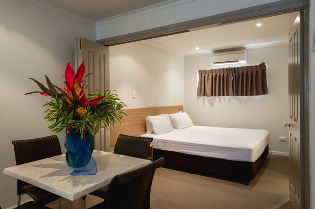 استوديو عائلي بسرير كينج مع أريكة، Cairns Colonial Club Resort 1/3