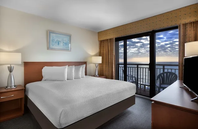 شقة سكنية بسرير كينج وسريرين مزدوجين بغرفتي نوم، Beach Cove Resort 1/3