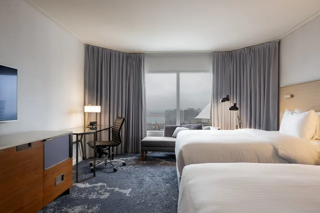 Premium, 2 Queen Beds, High Floor, INTERCONTINENTAL TORONTO CENTRE 2/8