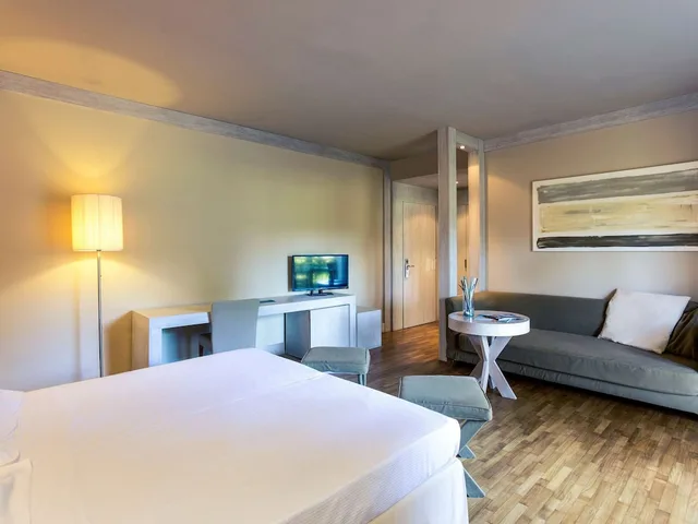 غرفة ديلوكس ثلاثية، Mercure Tirrenia Green Park 4/7