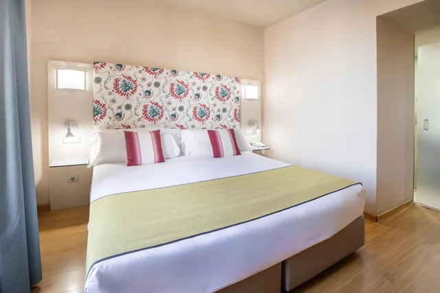 غرفة بسرير مزدوج بشرفة، Hotel Itaca Jerez 3/10