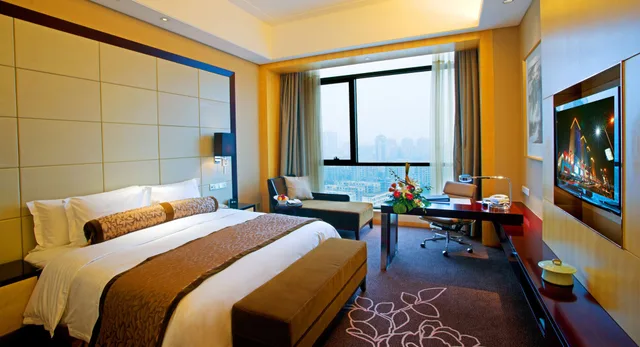 غرفة قياسية بسرير كينج في طابق مرتفع، CROWNE PLAZA YICHANG 5/9
