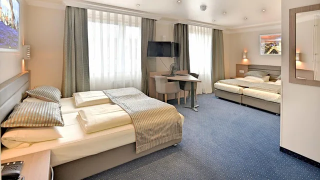 غرفة كلاسيكية رباعية، St. Joseph Hotel 2/6
