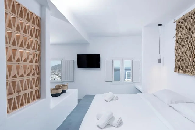 Majestic, Suite, Queen Bed, Caldera View, Outdoor Jetted Tub، Cilon Suites Santorini 1/2
