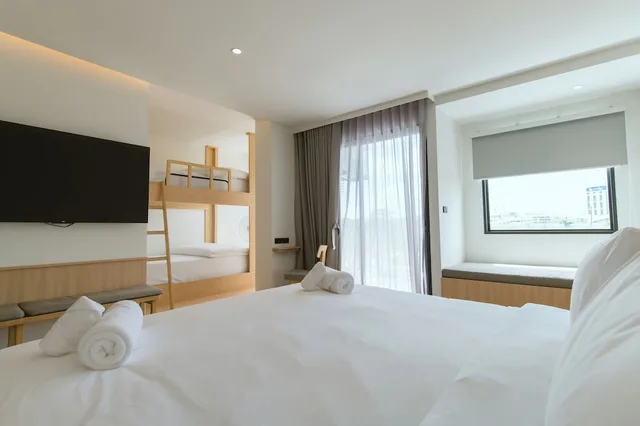 غرفة عائلية بسرير كينج وأسرّة بطابقين، PAAK Hotel Suvarnabhumi 3/8