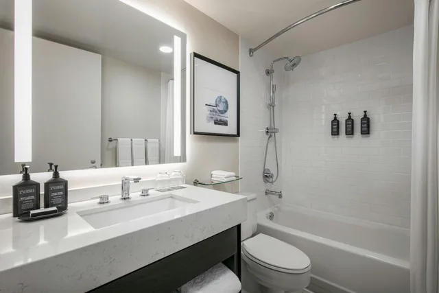 Executive, King Bed, Club Floor، Sheraton LaGuardia East Hotel 6/8