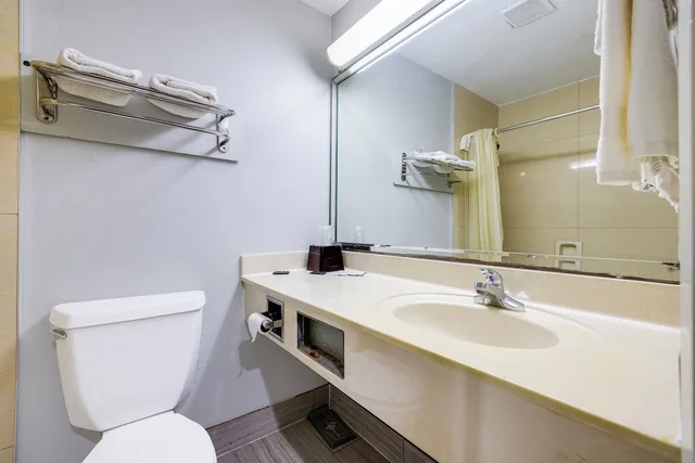 غرفة بسريرين كوين للمدخنين، Hotel O Luxury Inn Channelview Baytown I-10 8/9